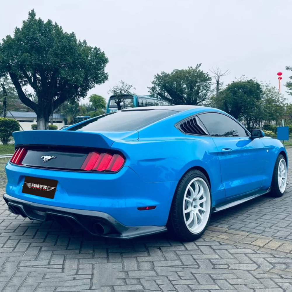 Задний спойлер на Ford Mustang CD, 2015-2023