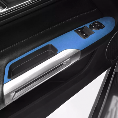 Накладка из Голубой алькантары на двери Ford Mustang 2015+