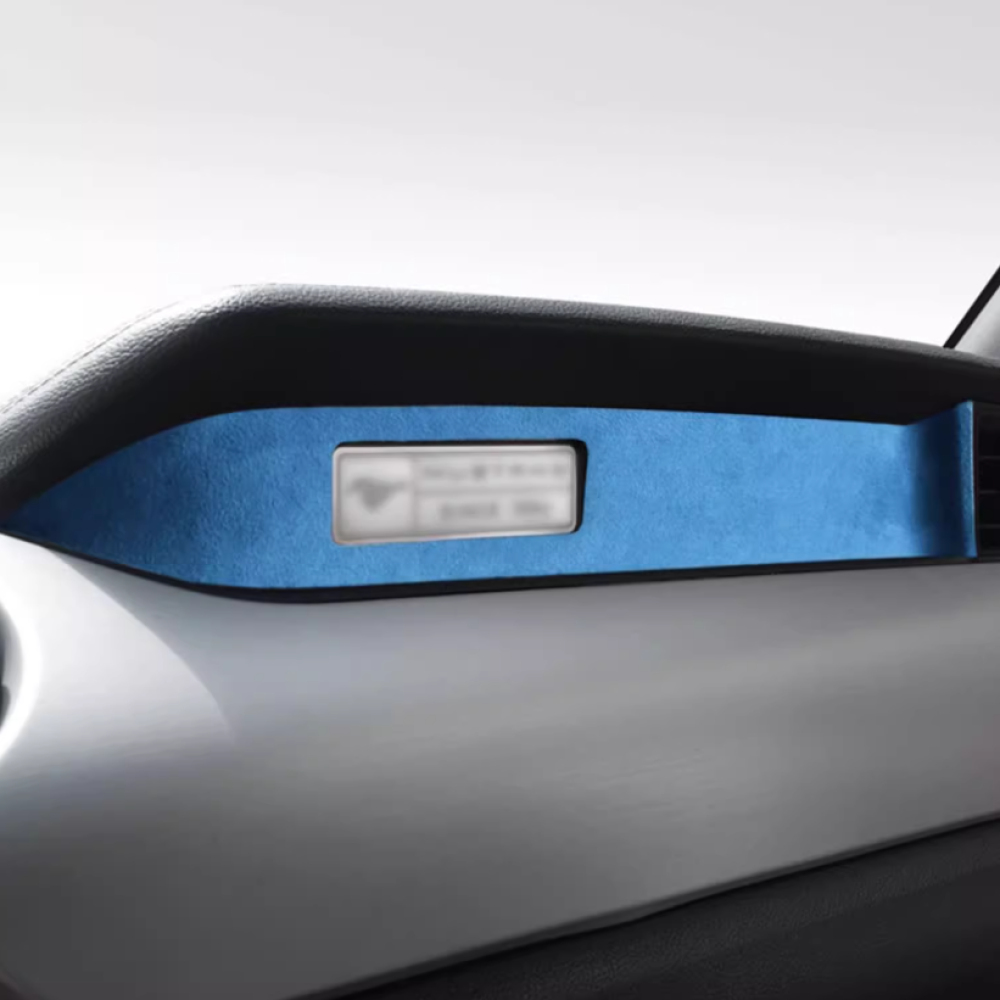 Накладка из Синей алькантары на торпедо Ford Mustang 2015+